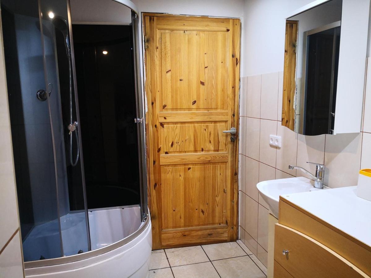 Kambario Nuoma Su Bendru Vonios Kambariu Apartment Kaunas Ngoại thất bức ảnh